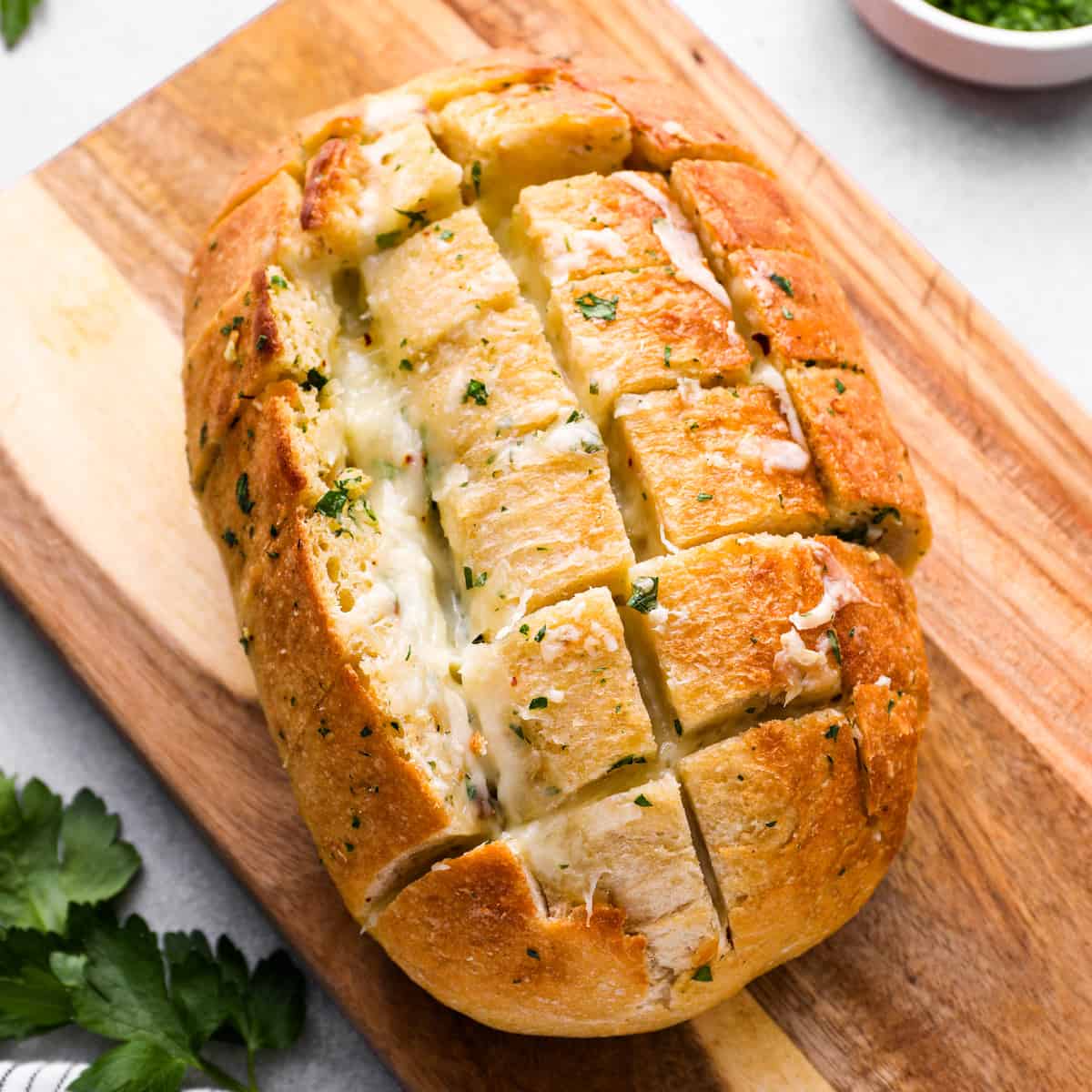 Pull-Apart Cheese Bread 