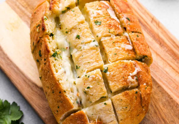 Pull-Apart Cheese Bread 