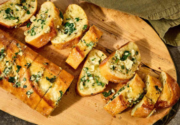Cheesy Garlic Bread 